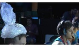 搞笑动作吃瓜图片,带你领略欢乐瞬间