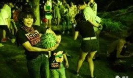 现代学校吃瓜事件,揭秘现代校园里的“瓜田李下”现象