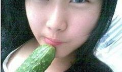 女生说看我们吃瓜,女生眼中的美食盛宴