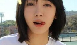 短发吃瓜总结博主,揭秘网红博主的生活点滴