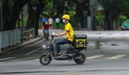 送外卖小哥吃瓜,共享瓜果盛宴