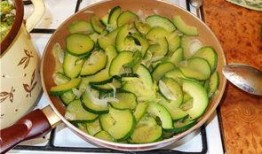 荷兰瓜洗着吃,健康美味新潮流